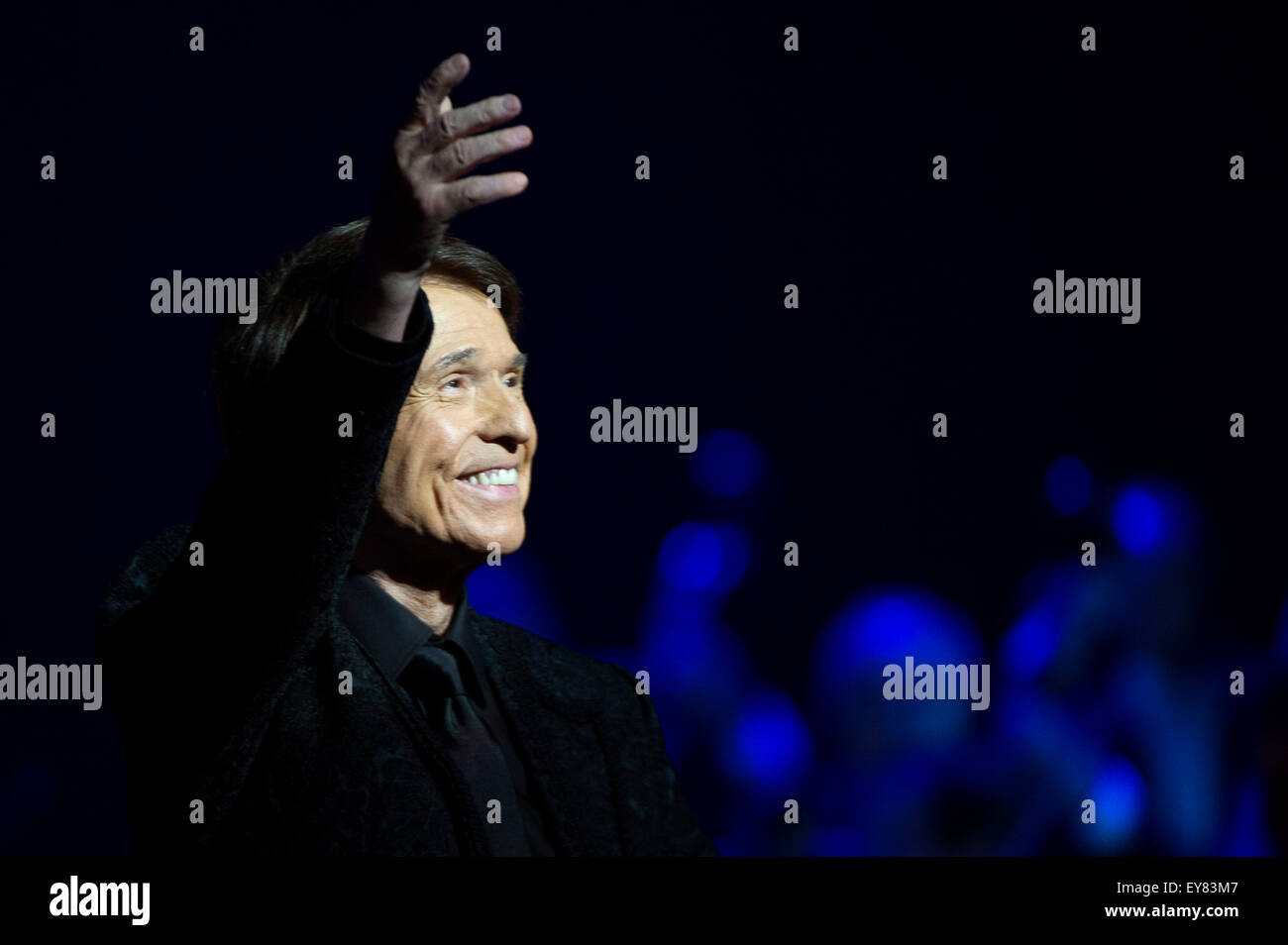 El 22 de julio de 2015. - El cantante español Raphael realizadas en el Teatro Real de Madrid, España./Picture Alliance Foto de stock