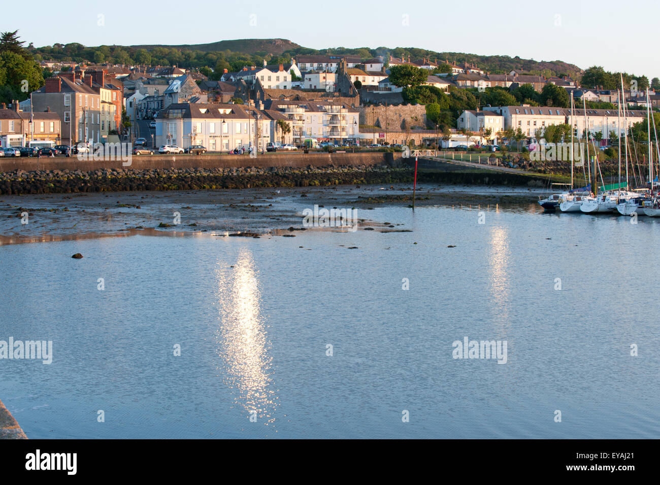 Hermoso atardecer en el tranquilo puerto de Howth, Dublín, Irlanda Foto de stock