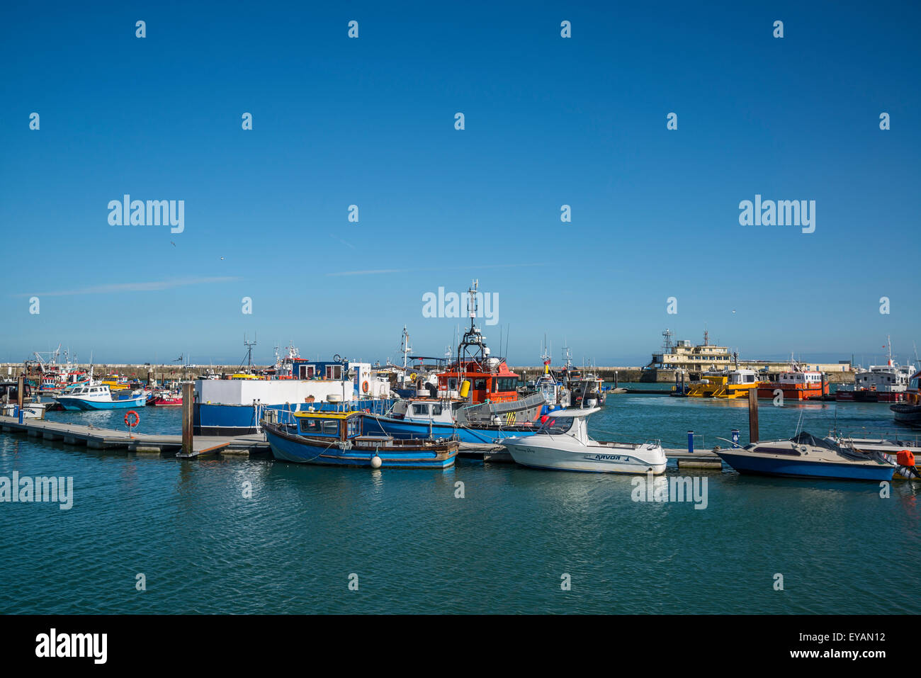 Royal Harbour, Ramsgate, Kent, Inglaterra, Reino Unido. Foto de stock