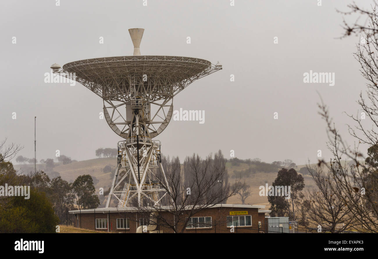 La NASA y el CSIRO Deep Space Communication Station radar Australia Canberra ACT. el día nuevos horizontes nave espacial telefoneó a su casa. Foto de stock