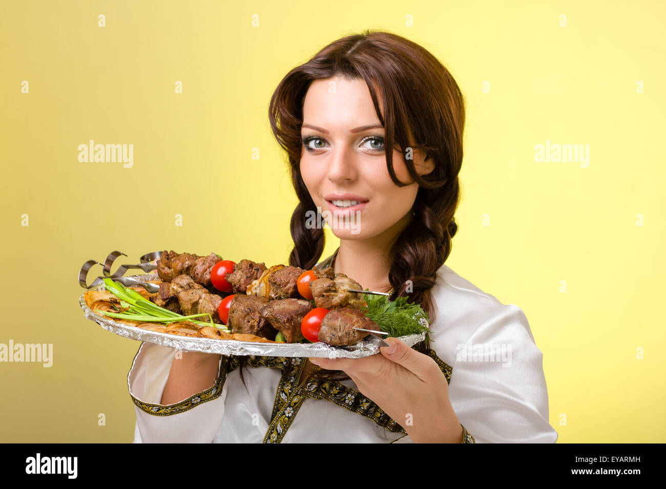Restaurant server plates fotografías e imágenes de alta resolución - Página  6 - Alamy