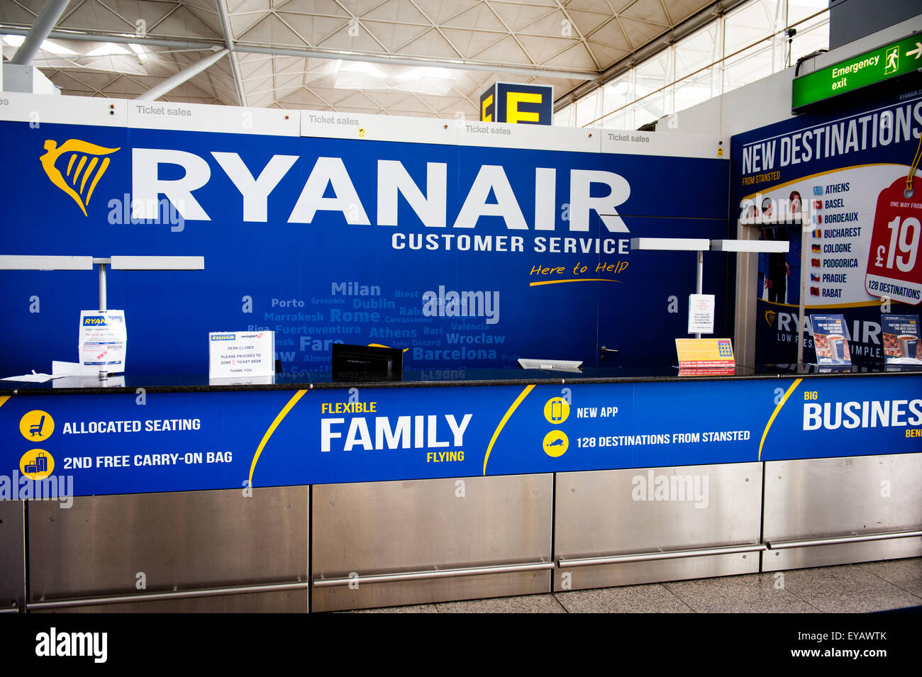 Escritorio ryanair fotografías e imágenes de alta resolución Alamy