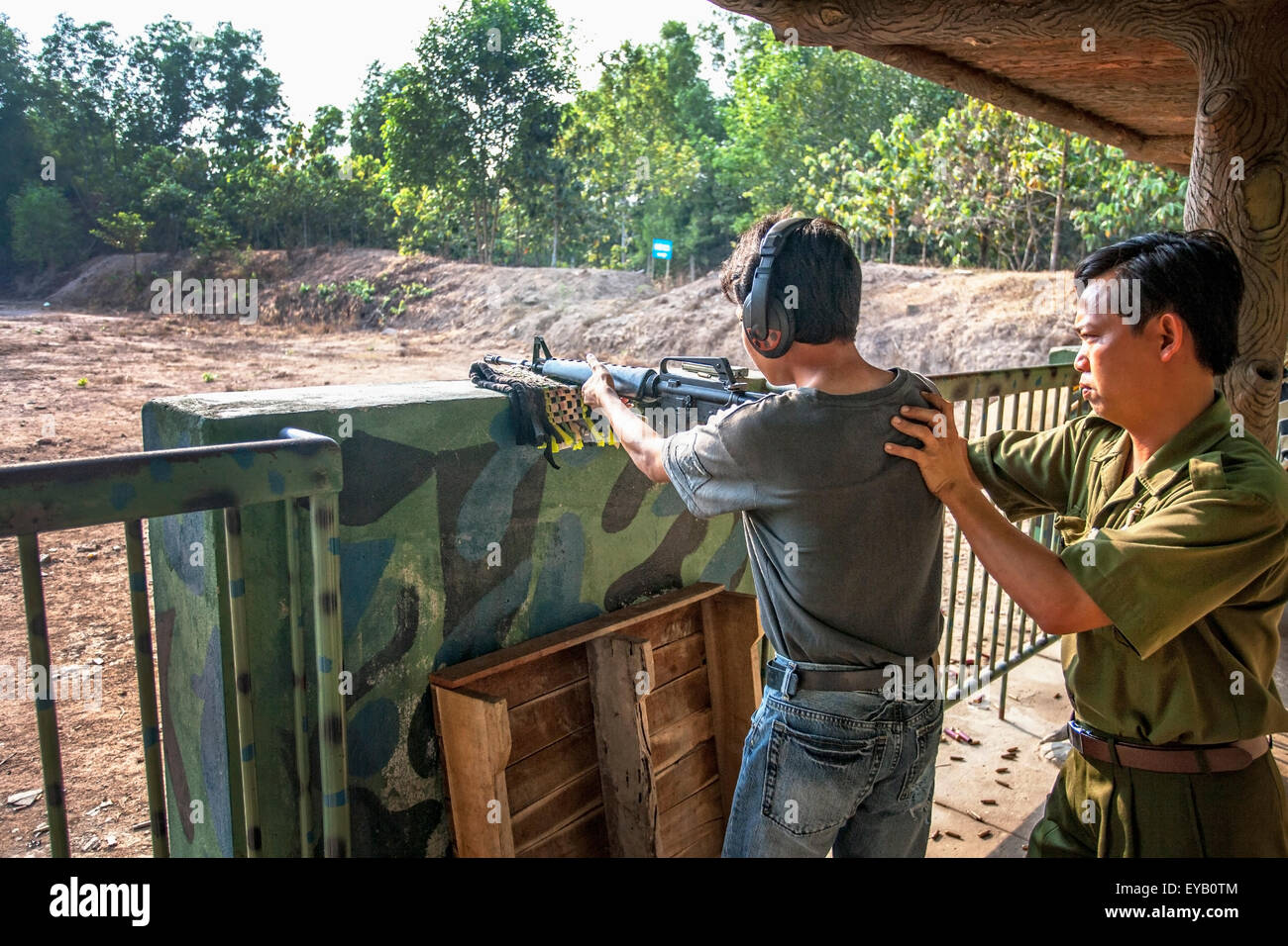 Gun range cu chi tunnels vietnam fotografías e imágenes de alta resolución  - Alamy