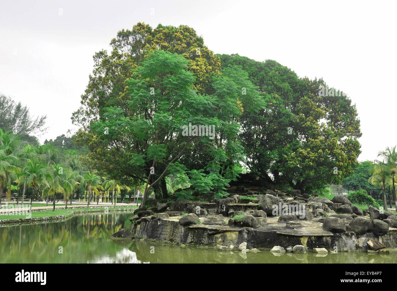 Parque Recreativo en el lago Titiwangsa jardín situado en Kuala Lumpur, Malasia Foto de stock