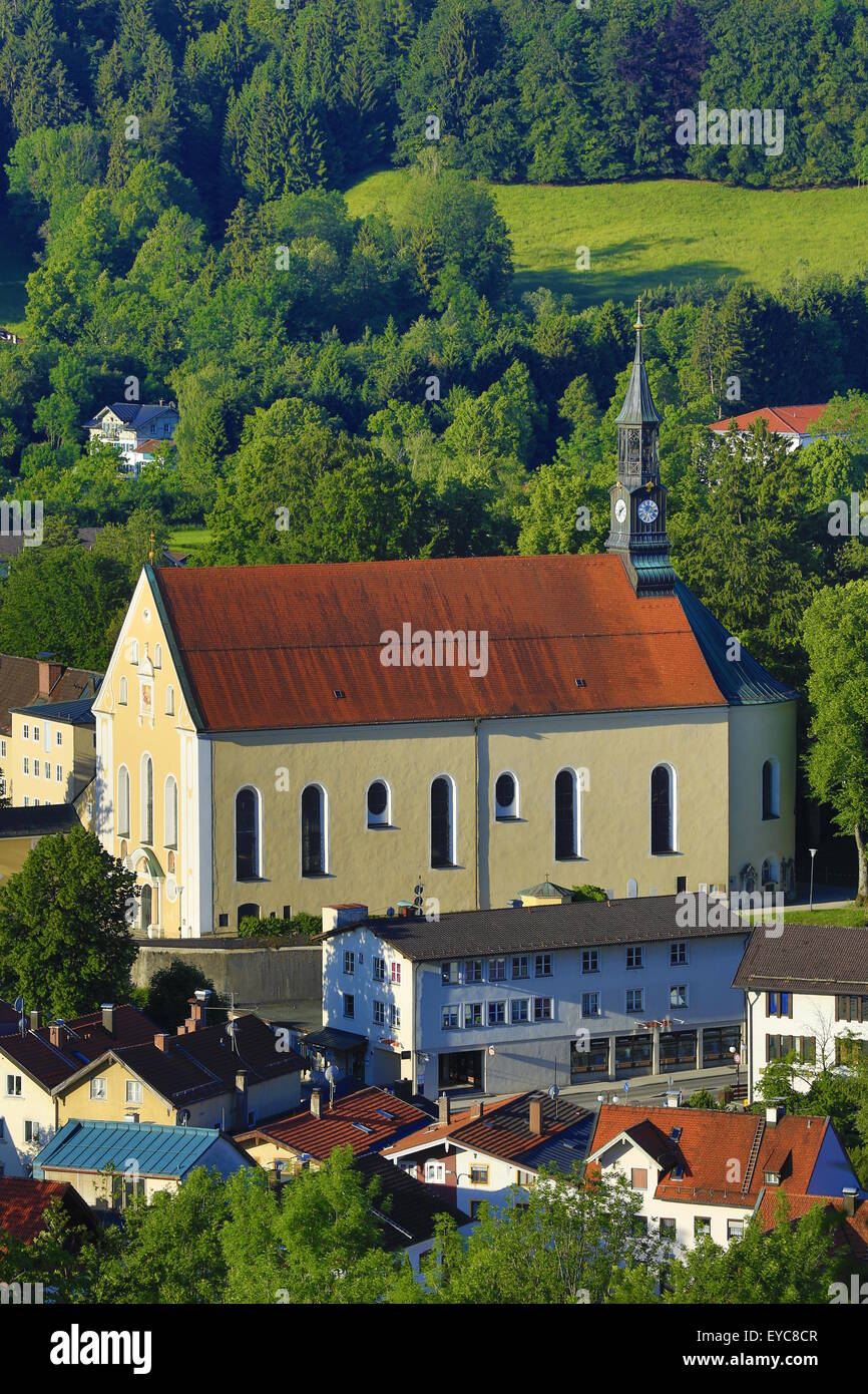 La Iglesia de la santísima Trinidad, vista desde el Calvario, Bad Tölz, Alta Baviera, Baviera, Alemania Foto de stock