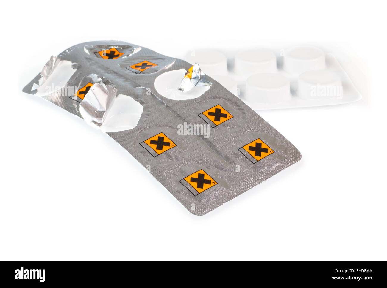 Tabletas peligrosos en una tira de papel de aluminio Foto de stock