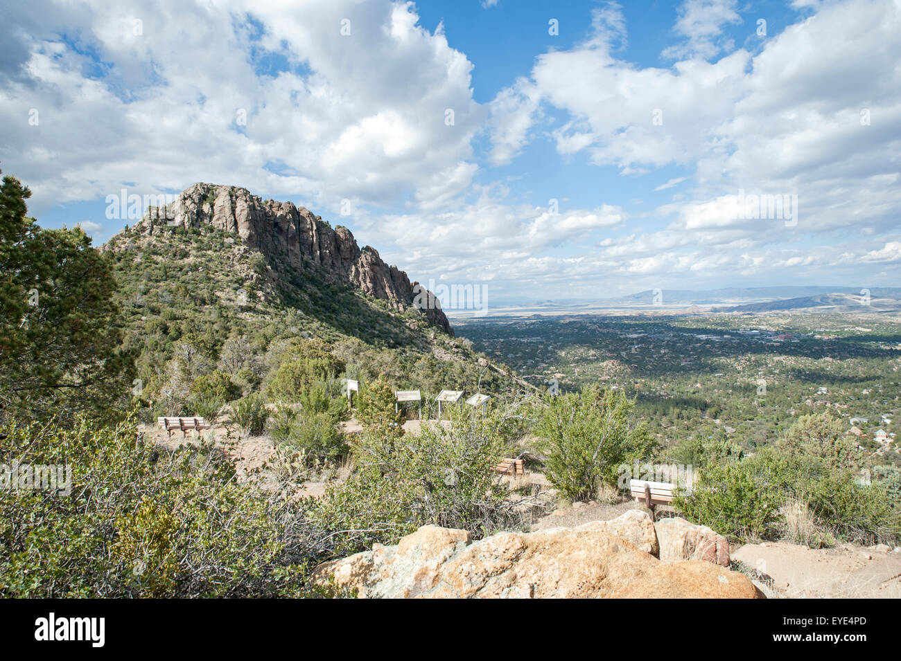 Pulgar Butte, visto desde el pulgar Butte Trail, Prescott, Arizona, EE.UU. Foto de stock