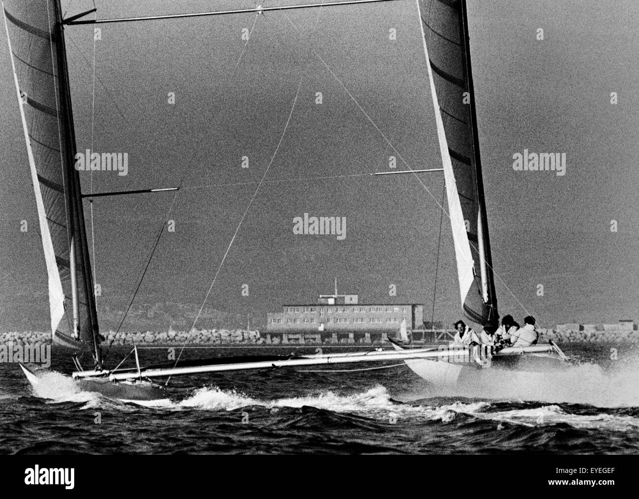 AJAXNETPHOTO. - 1978. PORTLAND, Inglaterra. - Velocidad de Weymouth semana - Catamarán CROSSBOW II EN VELOCIDAD EN PORTLAND Harbour. Foto:Jonathan EASTLAND/AJAX REF:WEY 78 Foto de stock