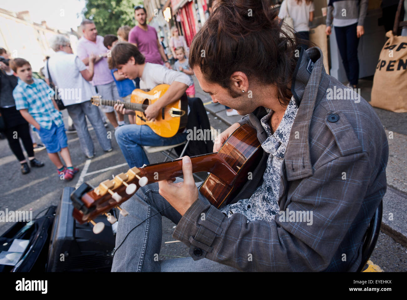 Los músicos, Columbia Road Flower Market; Londres, Inglaterra Foto de stock