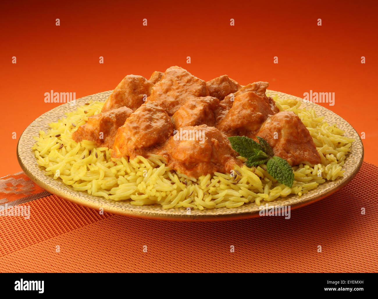 INDIAN mantequilla pollo al curry y el arroz basmati Foto de stock