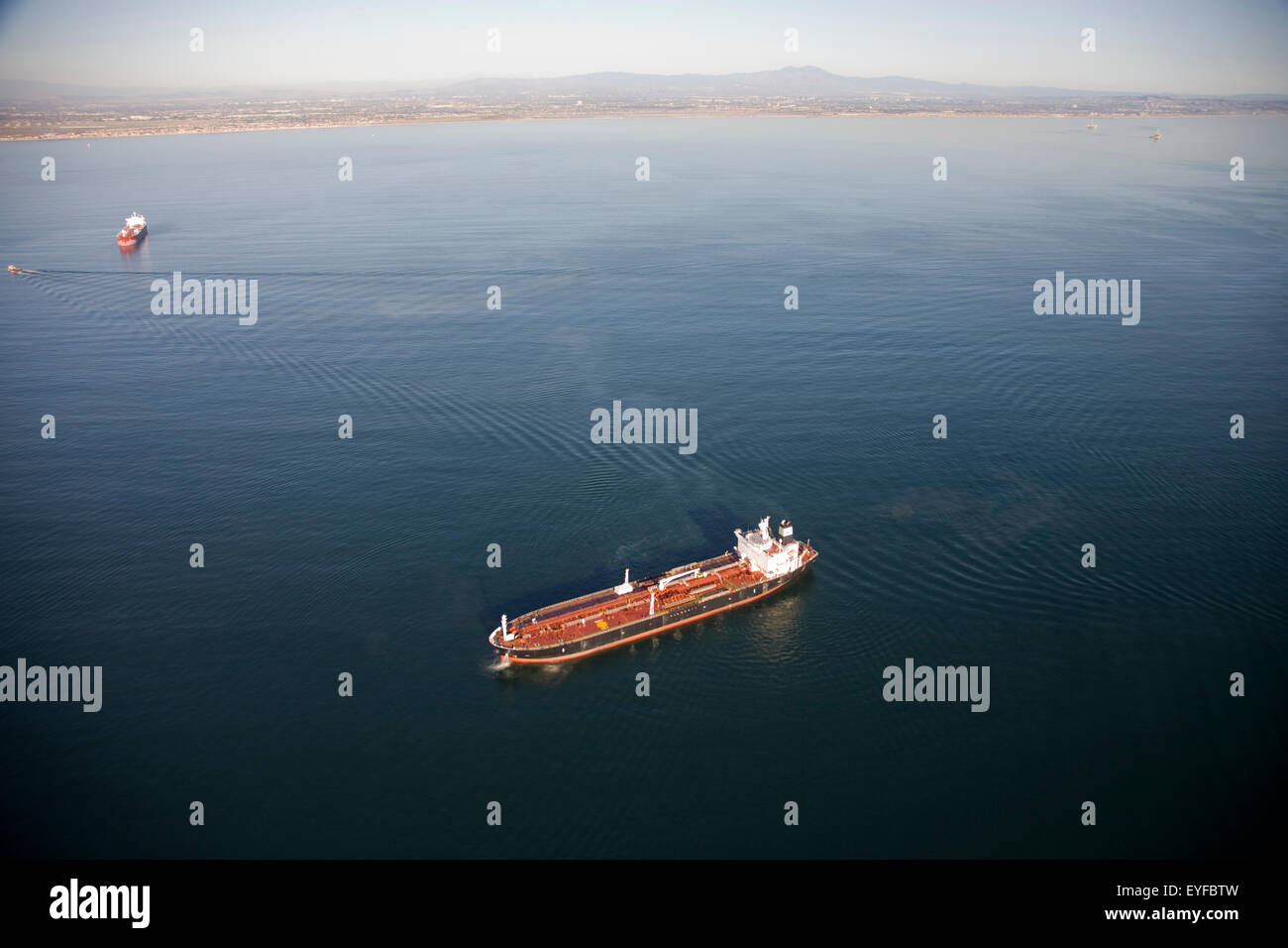 Antena petrolero en el mar Foto de stock