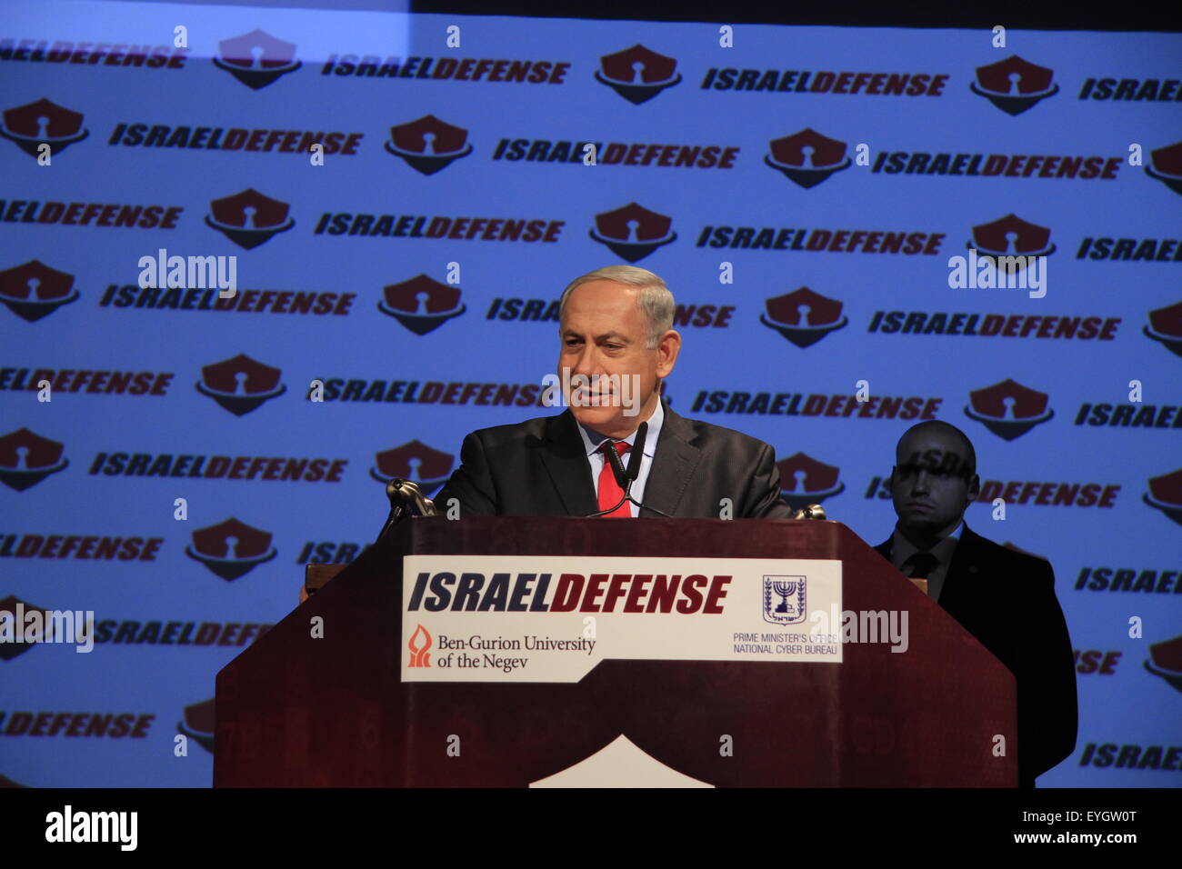 PM israelí Benjamin Netanyahu abre CyberTech 2014 Exhibition & Conference en Tel Aviv que es atendida por cientos de compañías israelíes e internacionales Foto de stock