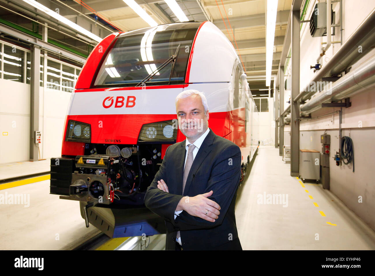 En Krefeld, Alemania, Garrelt Duin visita la fábrica de automóviles de rail Siemens Foto de stock