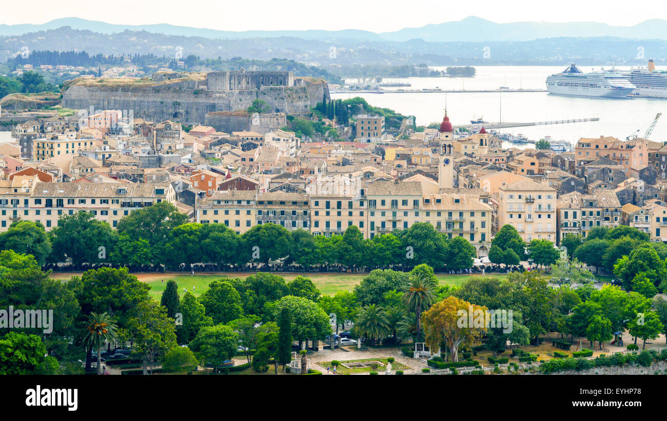 Ver en Corfú Kerkyra ciudad en Grecia Foto de stock