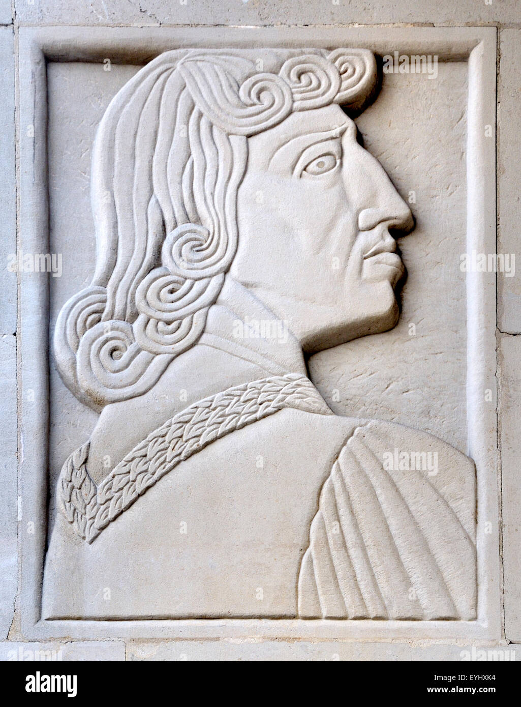 Londres, Inglaterra, Reino Unido. St Martin's School of Art, Charing Cross Rd. panel piedra tallada por el hombre del Renacimiento: Ryland Adolfine Foto de stock