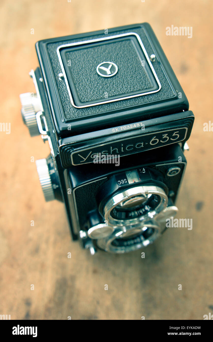 Vintage Yashica 635 TLR cámara fotográfica Fotografía de stock - Alamy