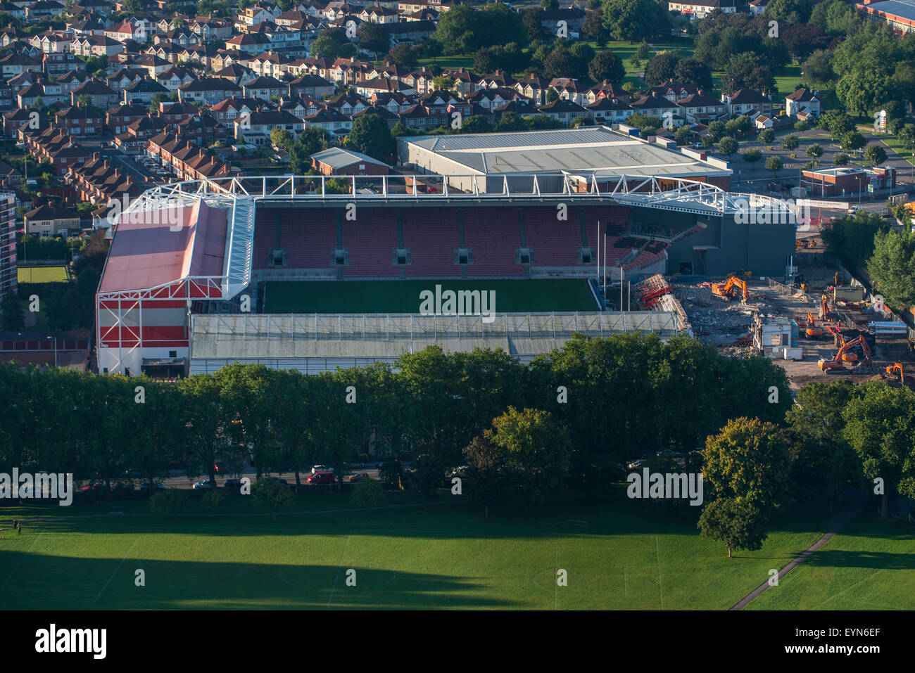 Una vista aérea de Ashton Gate Stadium el estadio del club de fútbol de la ciudad de Bristol, Bristol Rugby Club. Foto de stock