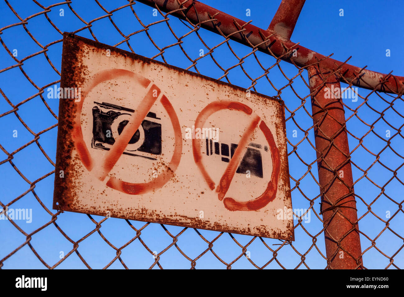 Fotografía y filmación prohibida, zona militar, Santorini, aeropuerto, Grecia Foto de stock