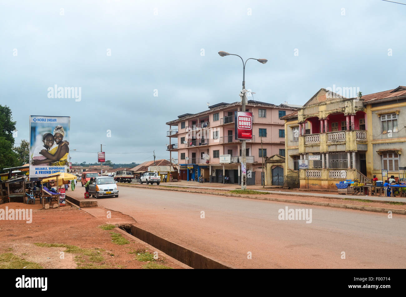 El centro de la ciudad de Dormaa Ahenkro, Ghana Foto de stock
