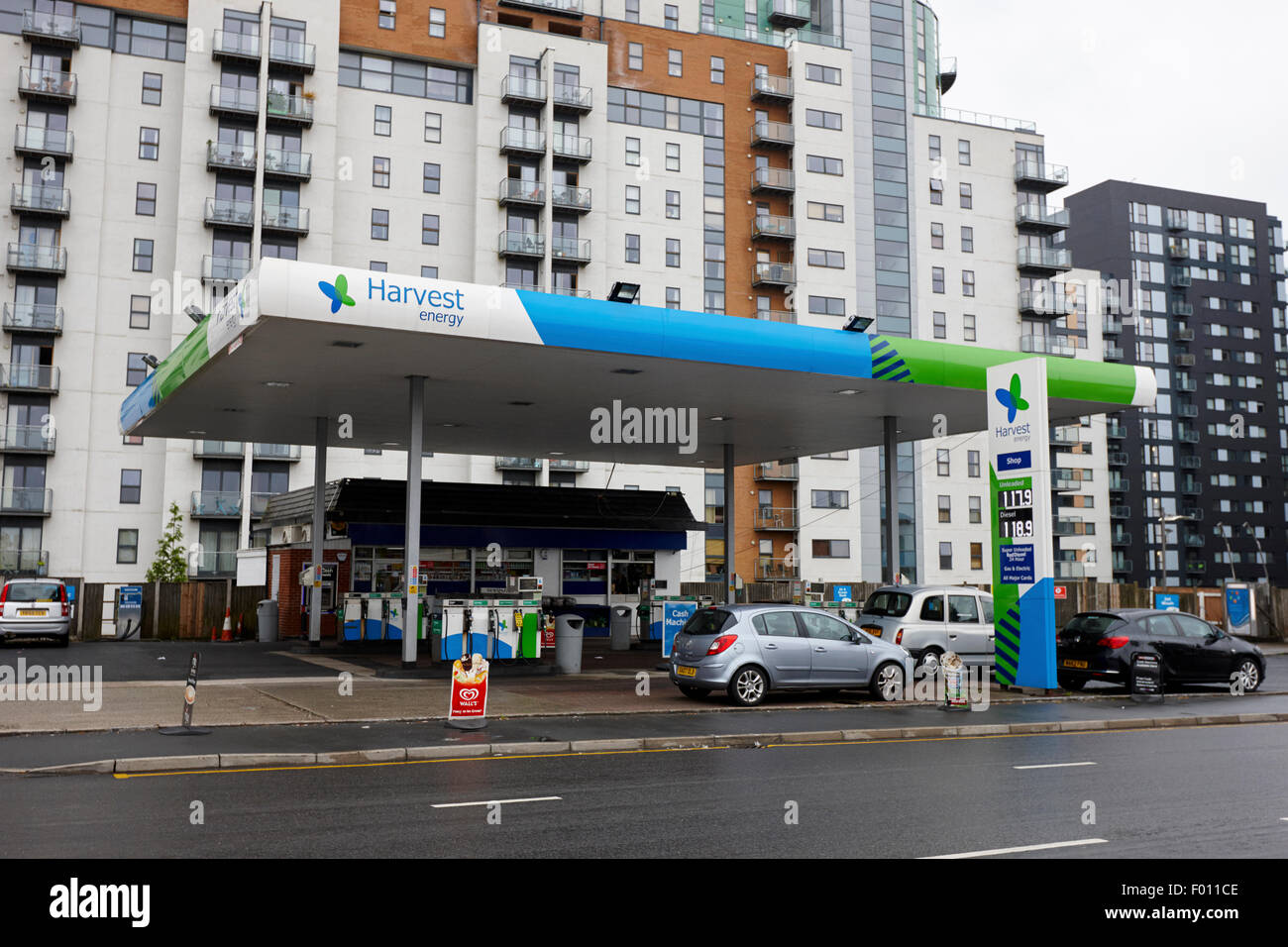 Cosecha energía independiente gasolina gasolinera Manchester Inglaterra Foto de stock