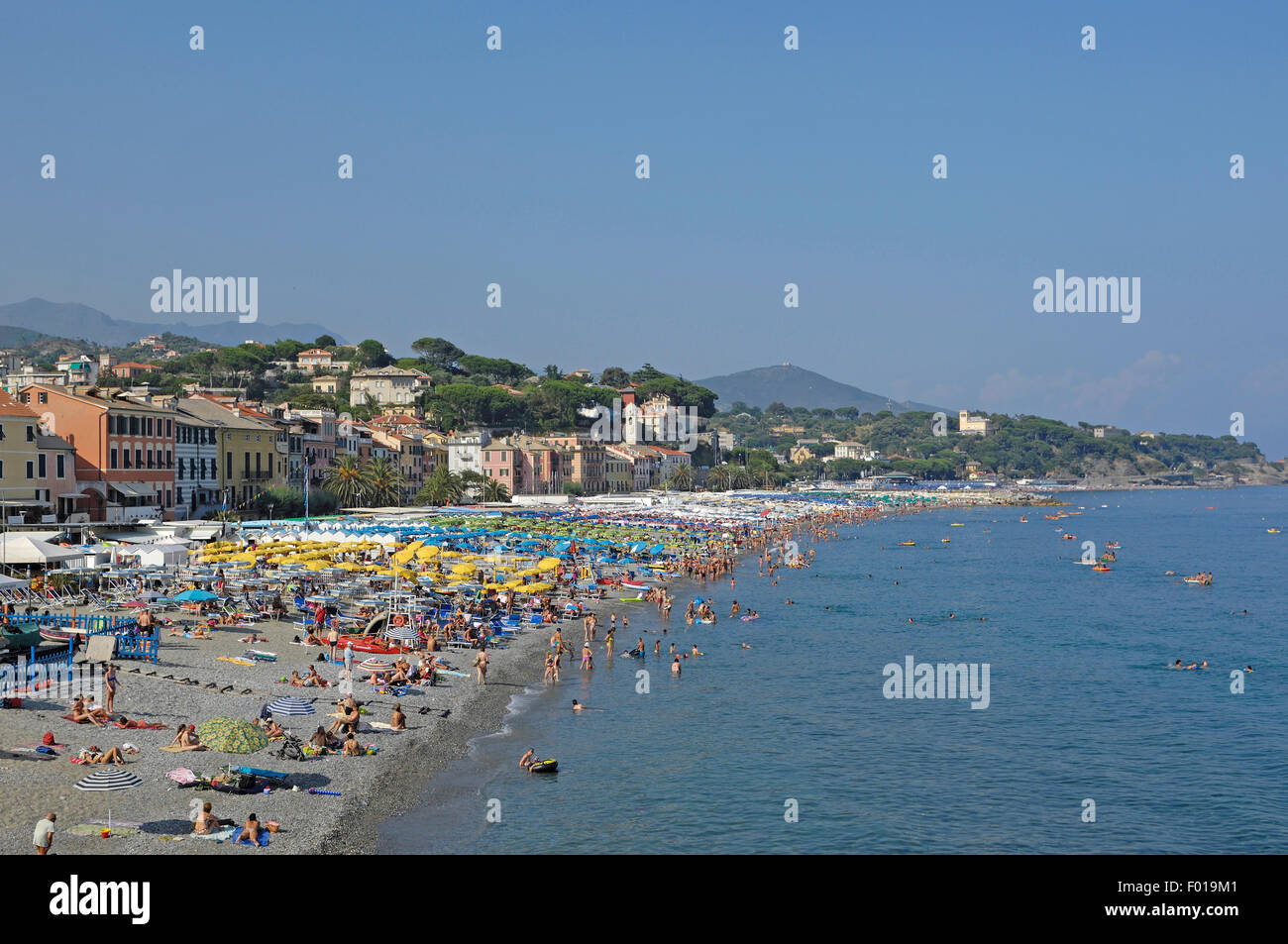 La playa de di Celle Ligure Riviera di Ponente Ligure Italia,Europa Foto de stock