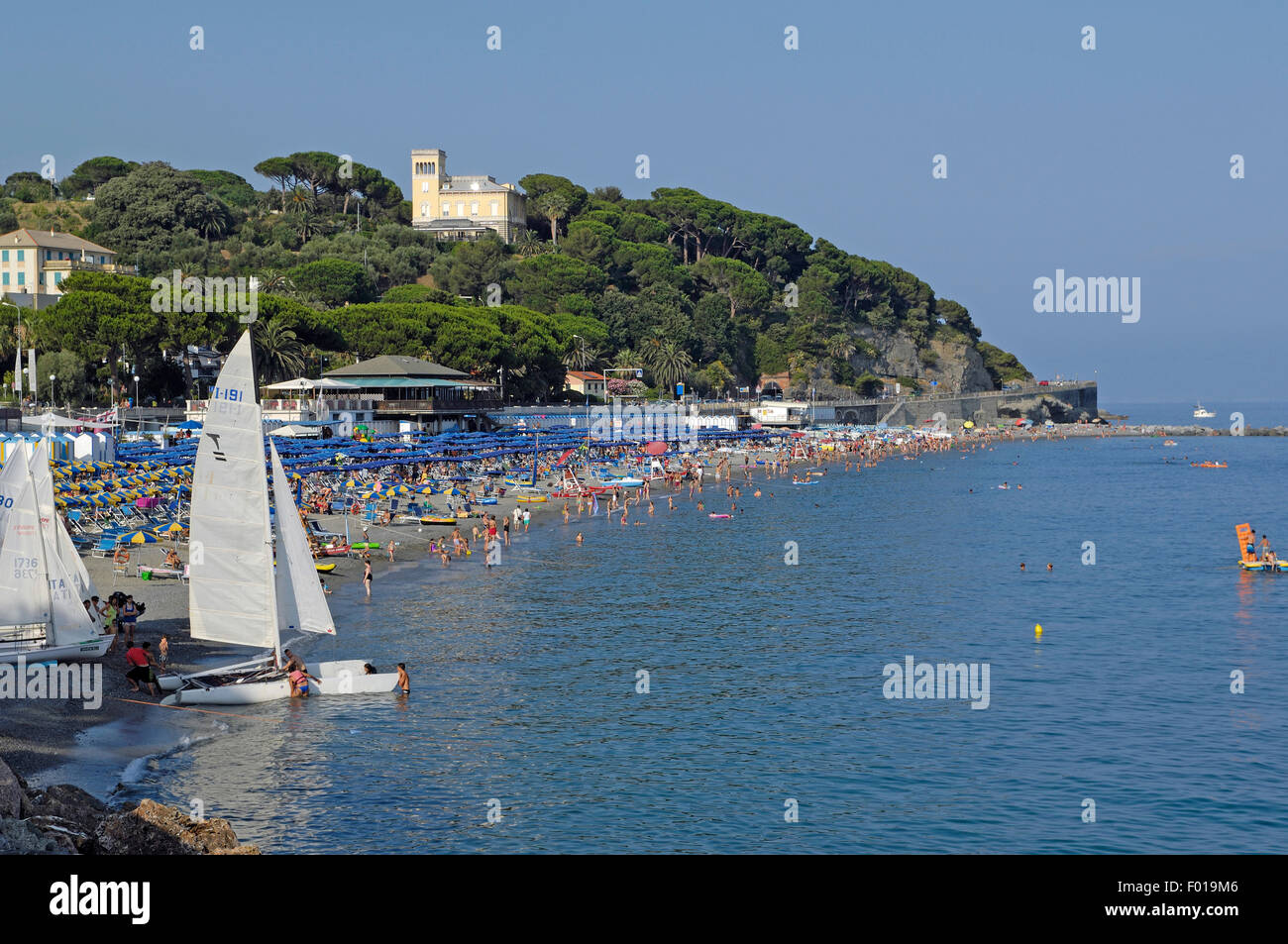 La playa de di Celle Ligure Riviera di Ponente Ligure Italia,Europa Foto de stock