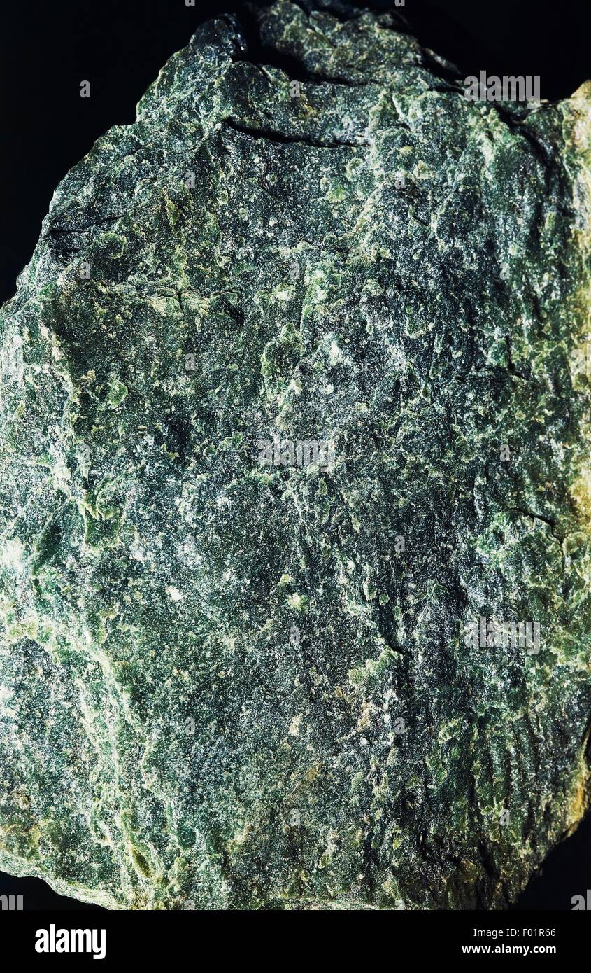 Serpentina, esquisto roca metamórfica desde Val Bregaglia (Suiza). Foto de stock