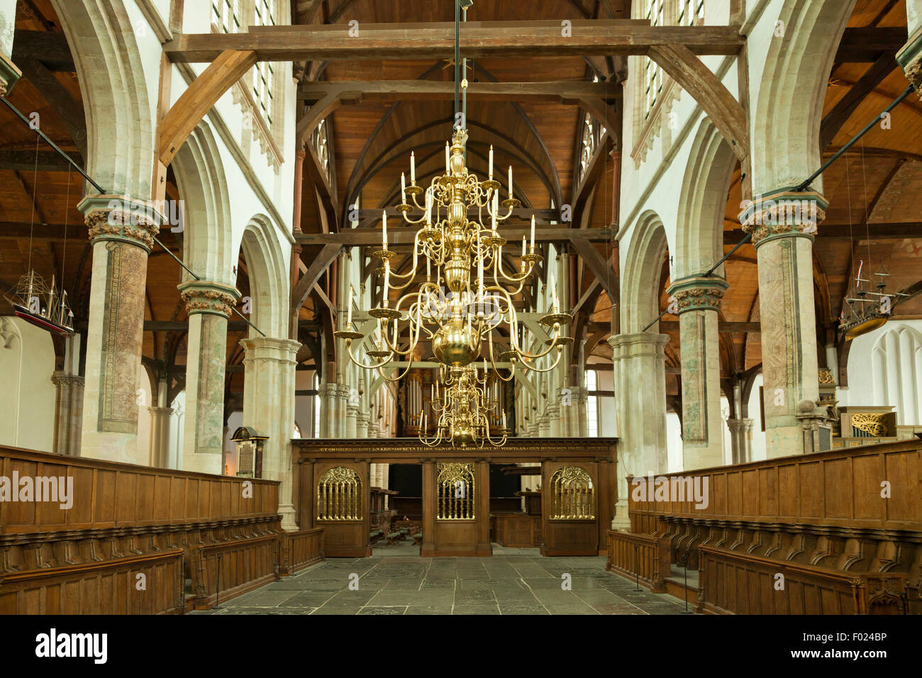 Interior de la iglesia Oude Kerk, la Iglesia Vieja, en Amsterdam, en la provincia de Holanda Septentrional, Holanda Foto de stock