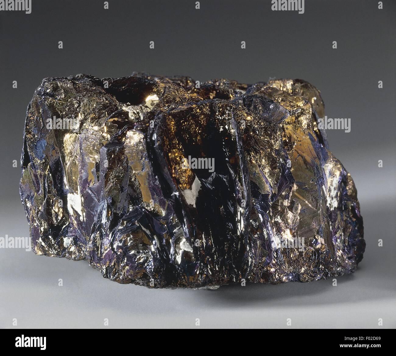 Minerales: Covelita (sulfuro de cobre) Foto de stock