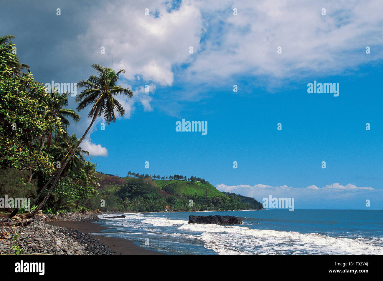 Playa, Tahiti este abrigo, Islas Sociedad, Polinesia Francesa, un  territorio de ultramar de Francia Fotografía de stock - Alamy