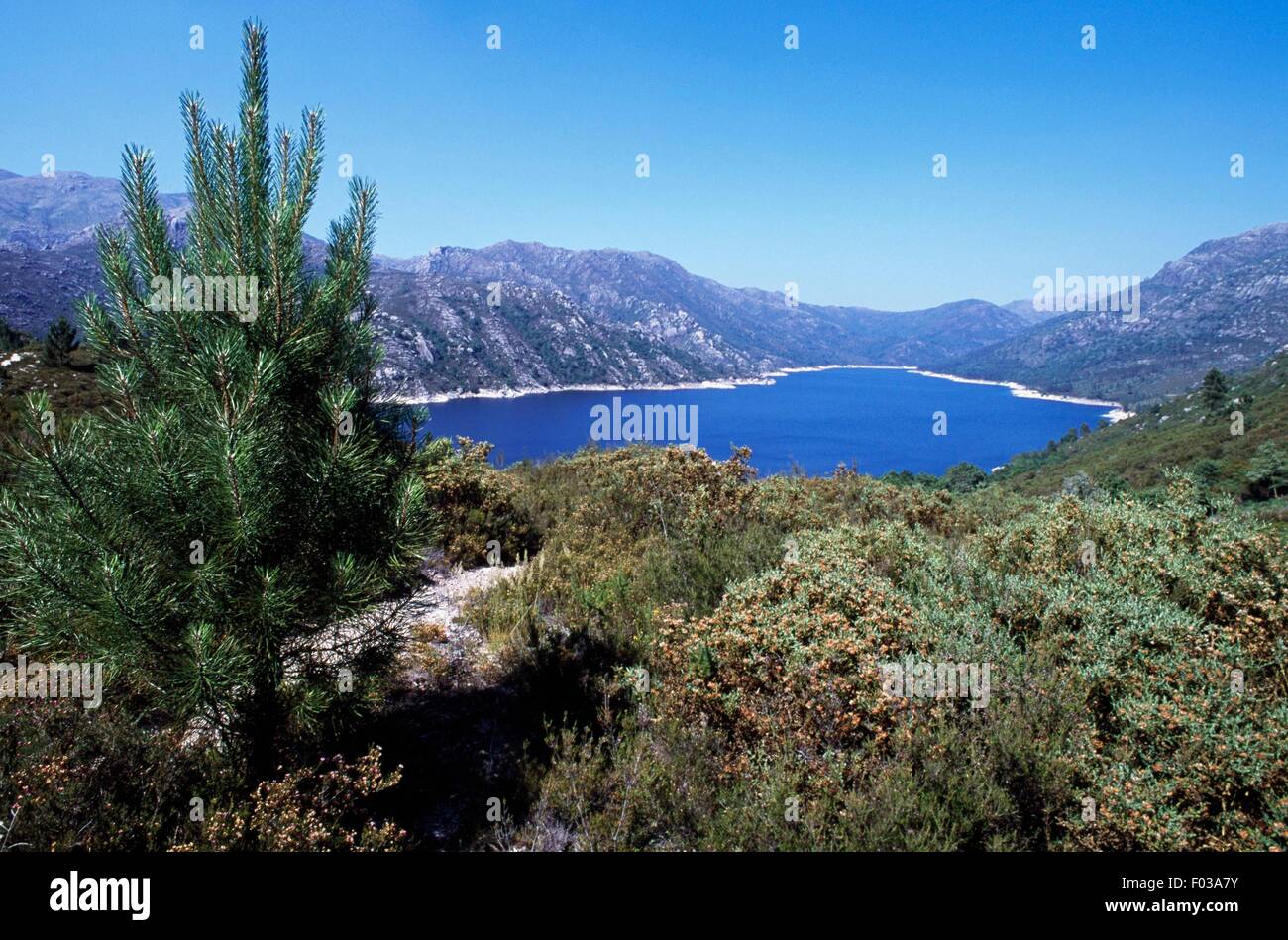 Barragem de Vilarinho das Furnas lago artificial, Parque Nacional