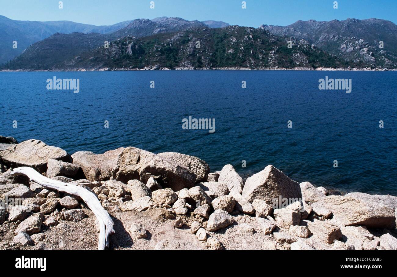 Barragem de Vilarinho das Furnas lago artificial, Parque Nacional