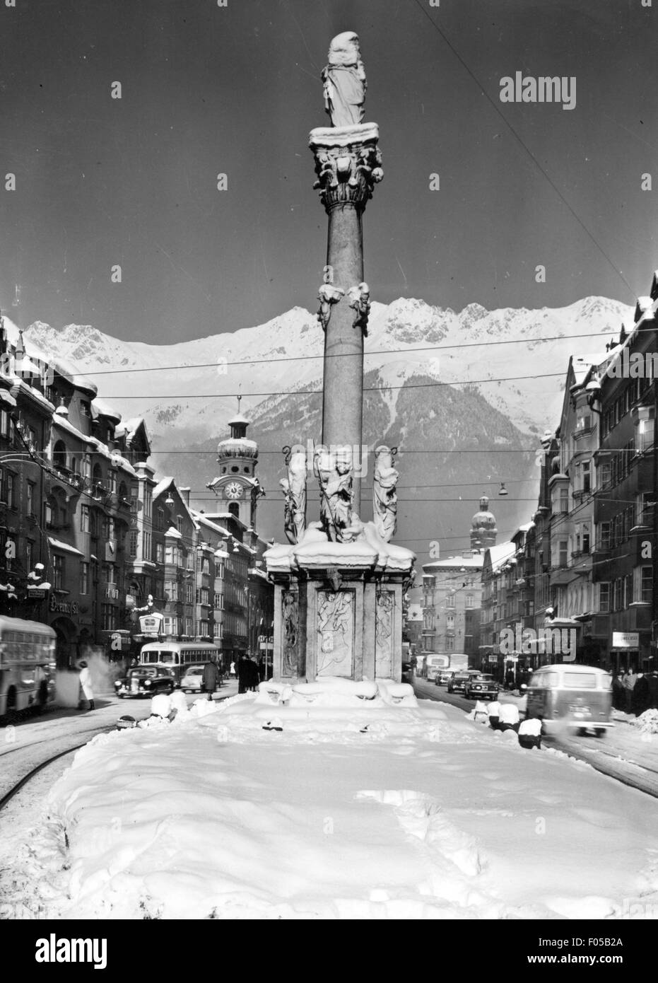 Geografía / viajes, Austria, Tirol, Innsbruck, monumentos, columna Mariana, erigida 1798, 1960, Derechos adicionales-Clearences-no disponible Foto de stock
