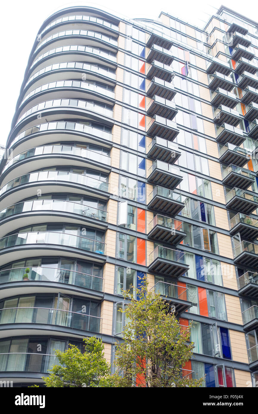 Ability Place, un moderno apartamento atendidos por Skyline en todo el mundo el Millharbor Road, en South Quay, cerca de Canary Wharf. Foto de stock