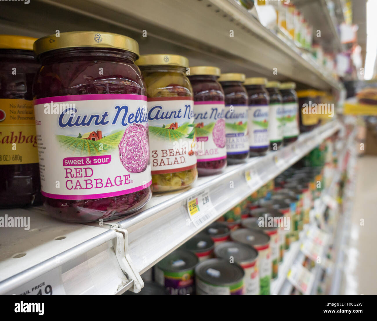 Frascos de Tía Nellie's preparados vegetales, una marca de Seneca Foods