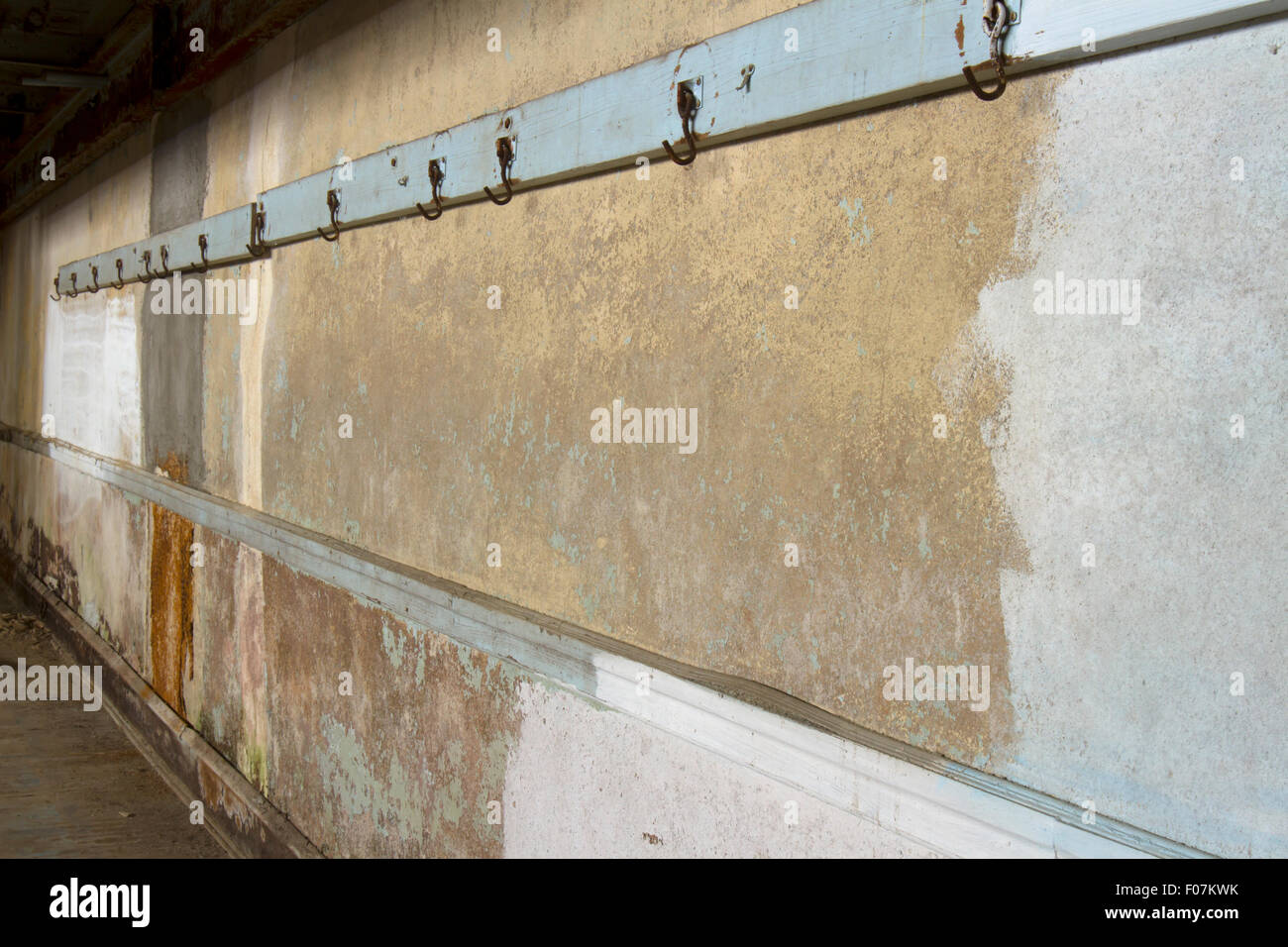 Ganchos de pared fotografías e imágenes de alta resolución - Alamy