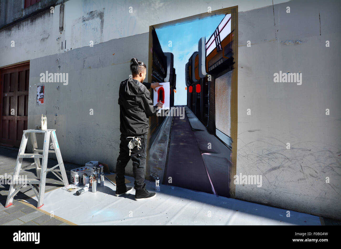 Auckland Aug 01 2015 Artista De Graffiti Pintar Un Mural En Una