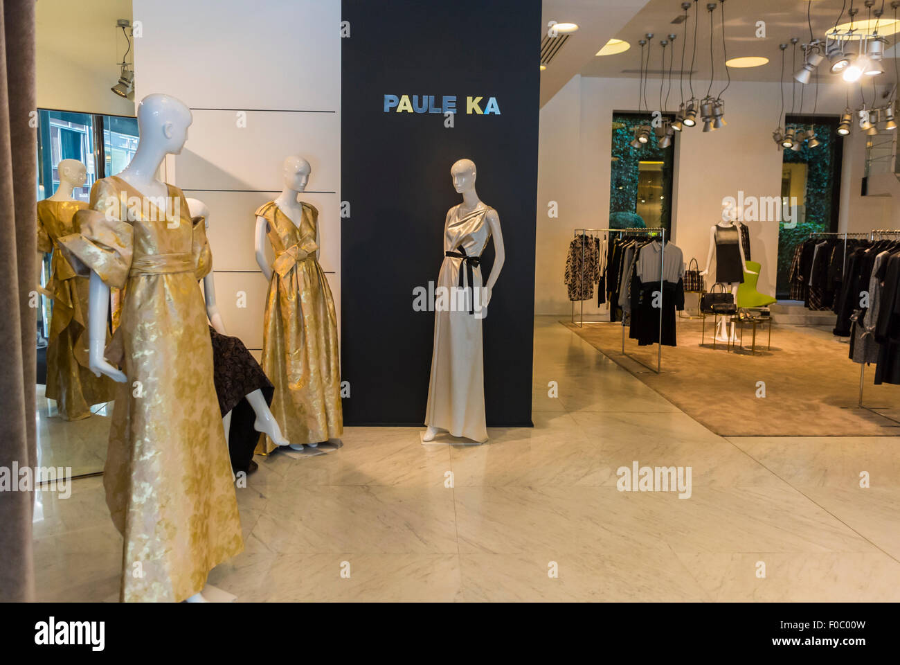 Paris Francia exhibici n de productos de lujo tienda famosa