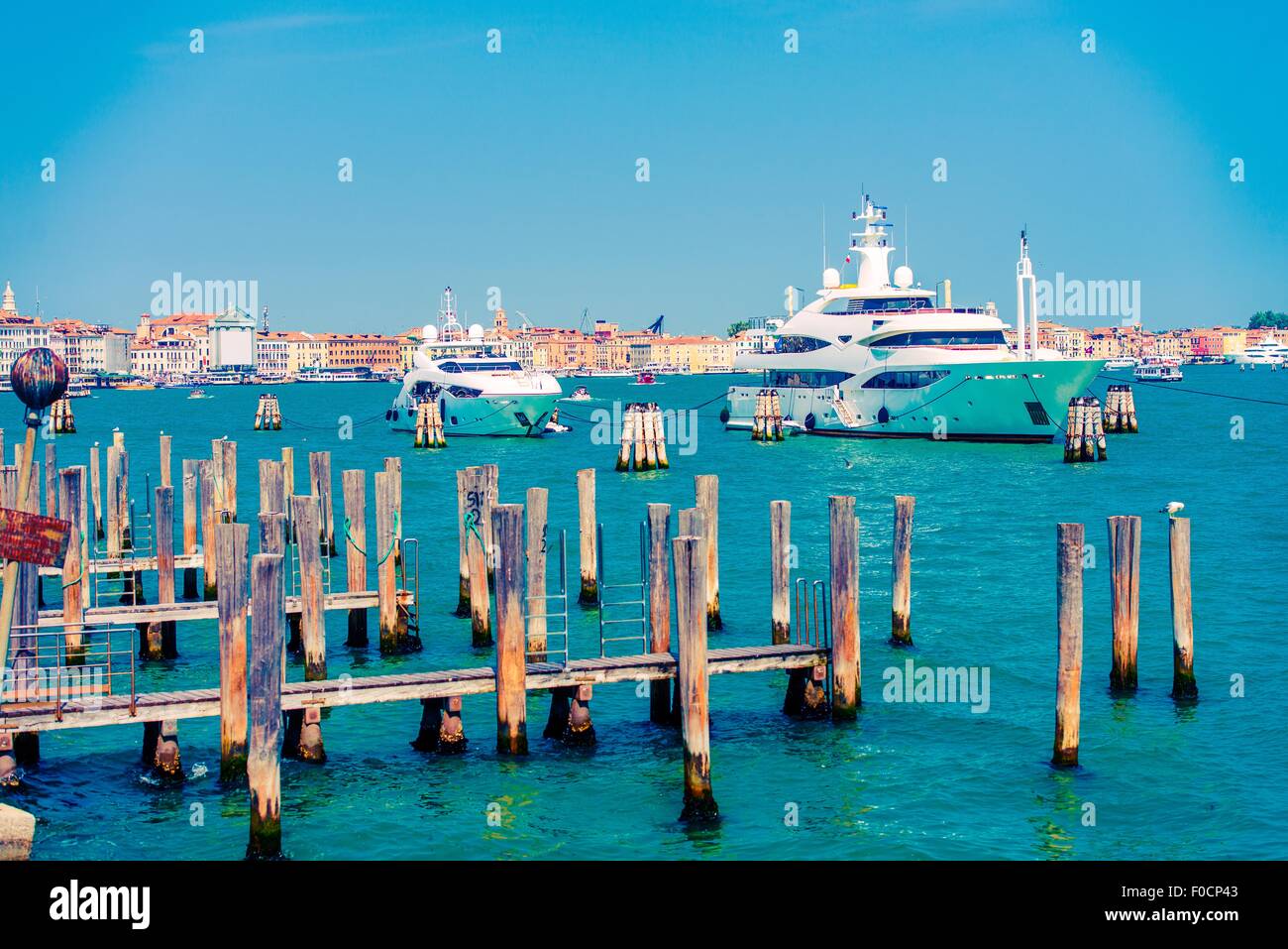 Yates en Venecia, Italia. Bacino di San Marco. Foto de stock