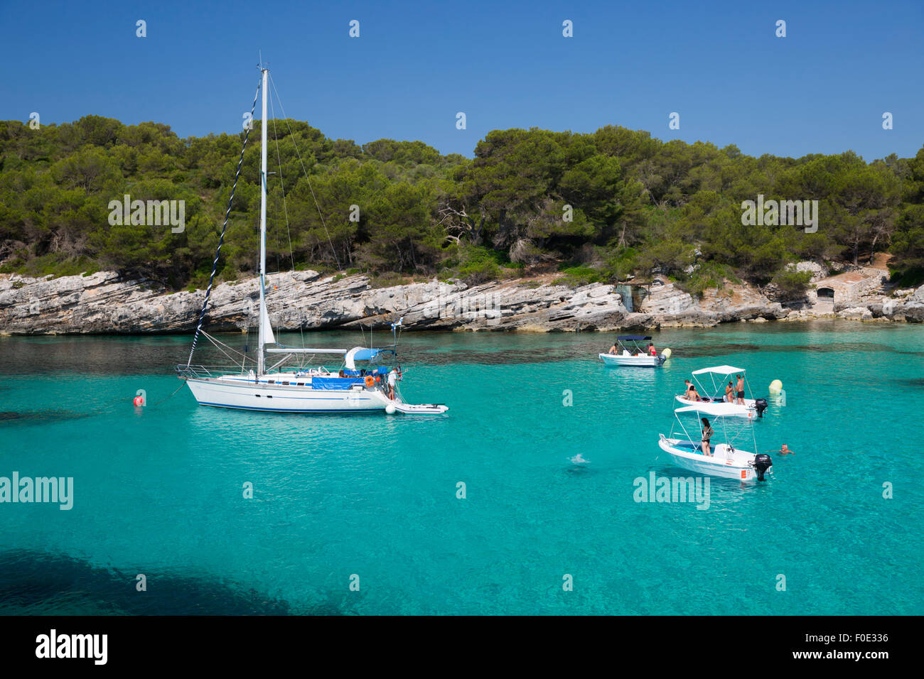 Cala en Turqueta, costa sur oeste, cerca de Ciutadella, Menorca, Islas Baleares, España, Europa Foto de stock