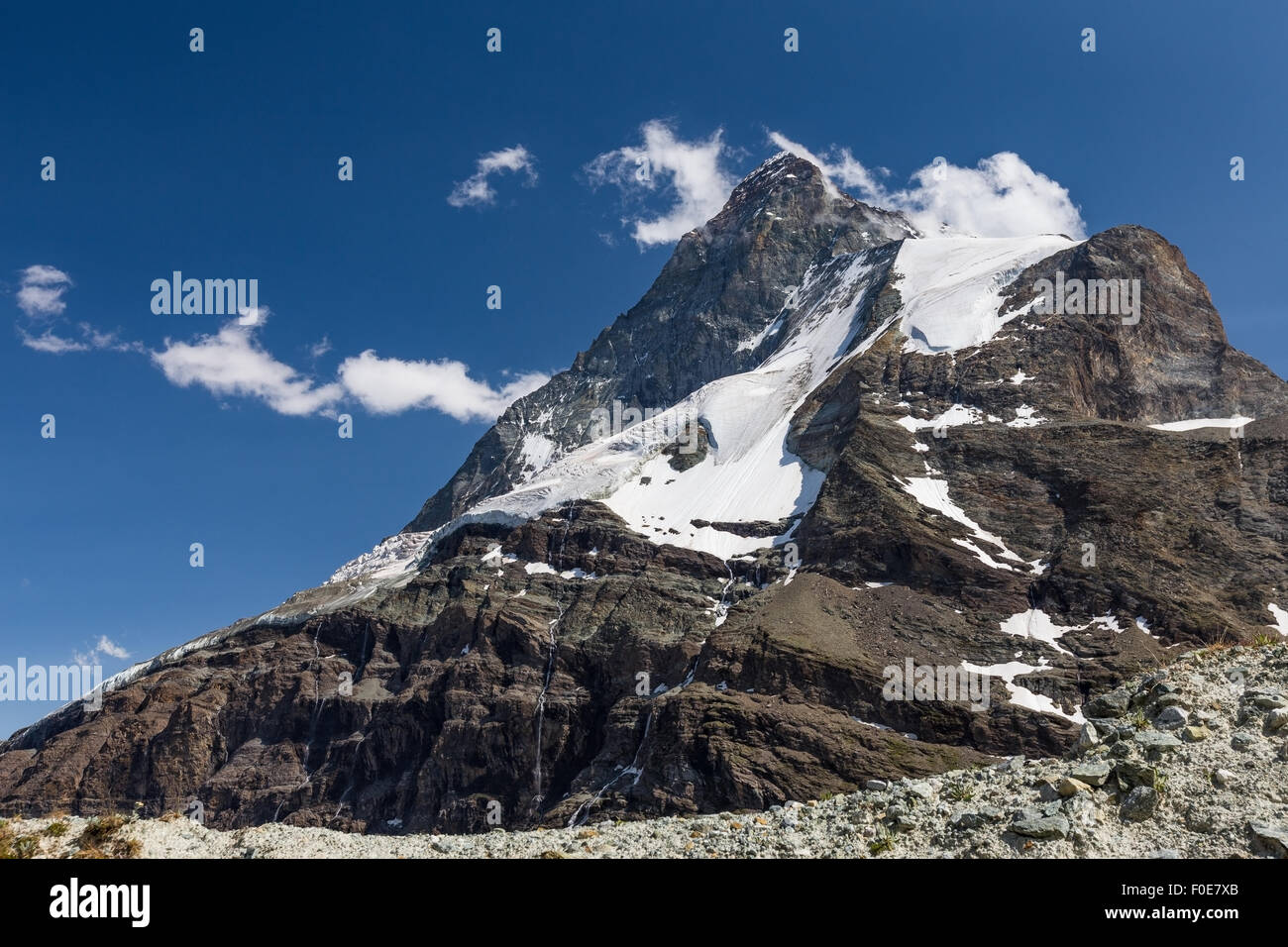 Monte Cervino (Matterhorn) pico. Foto de stock