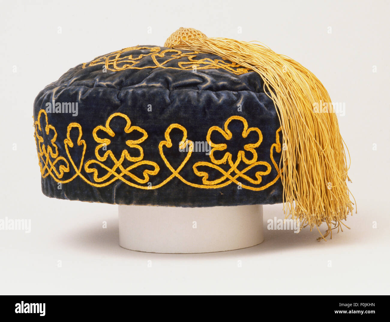 Sombrero de terciopelo bordado uzbekos, cerca. Foto de stock