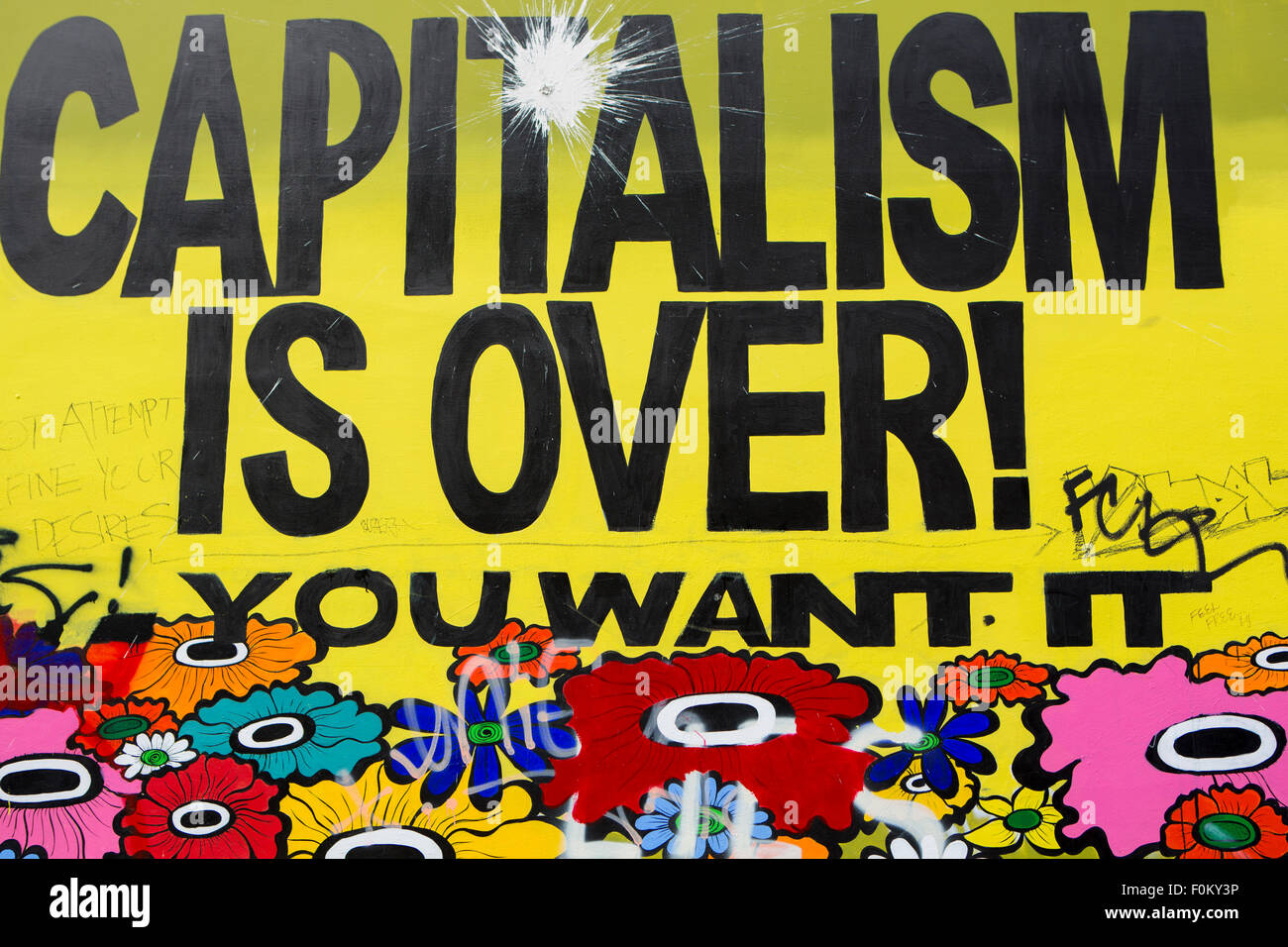 El capitalismo es más! Quieres … Dibujo en San Francisco. Foto de stock