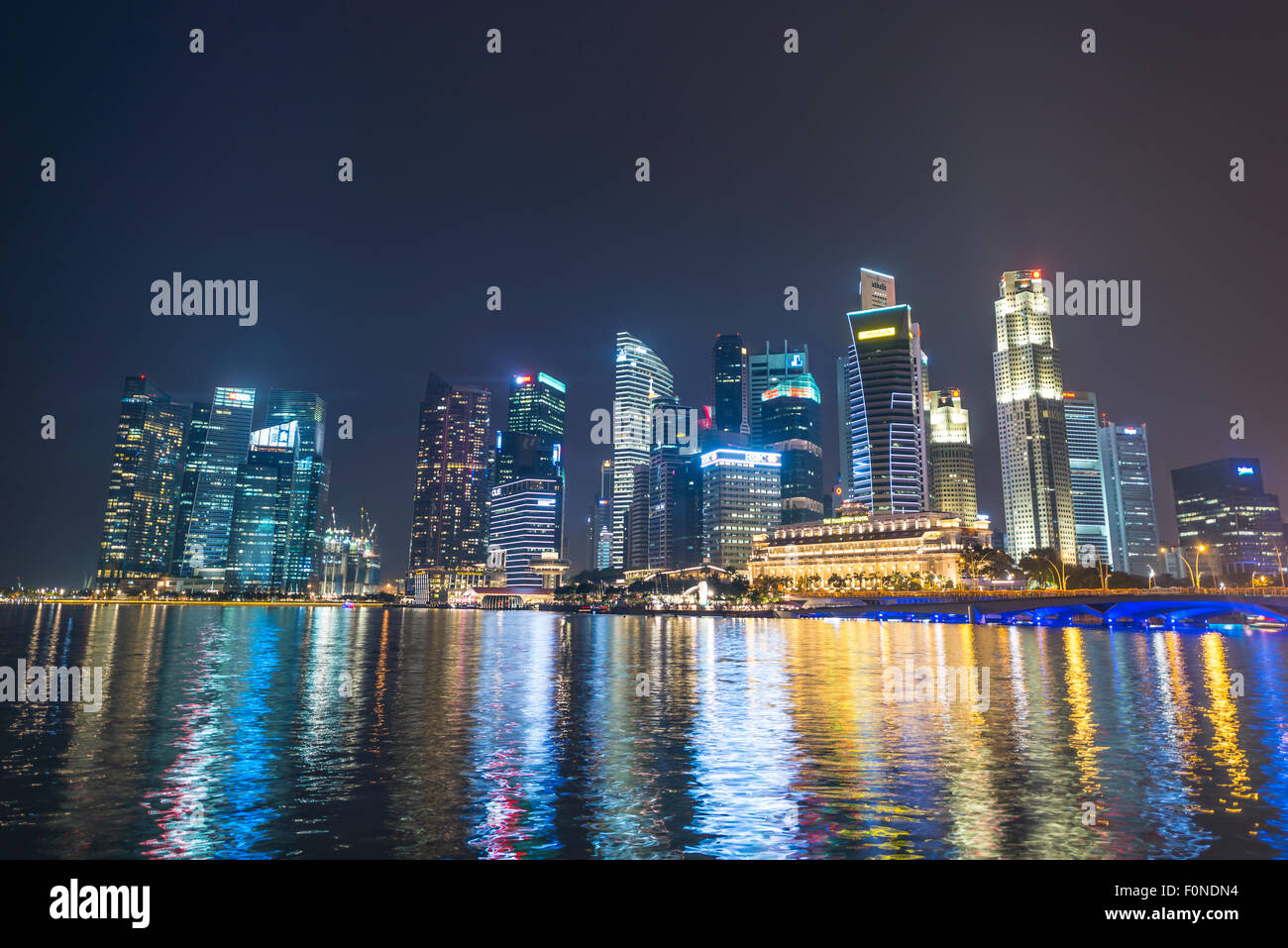 Perfil del centro de la ciudad, centro financiero, finanzas, Distrito Río Singapur, Singapur Foto de stock