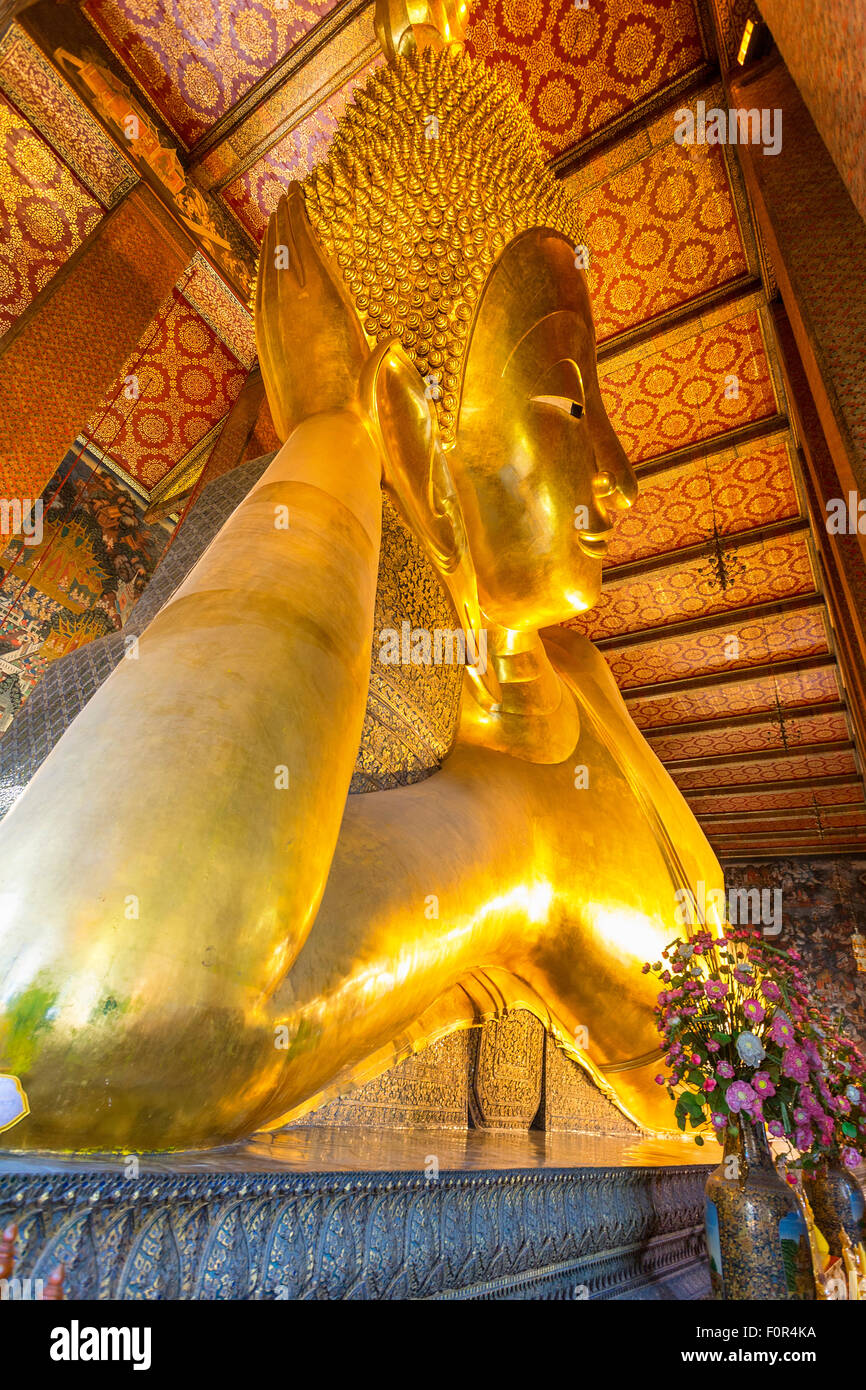 Tailandia, Bangkok, Wat Pho, Buda Reclinado, Foto de stock