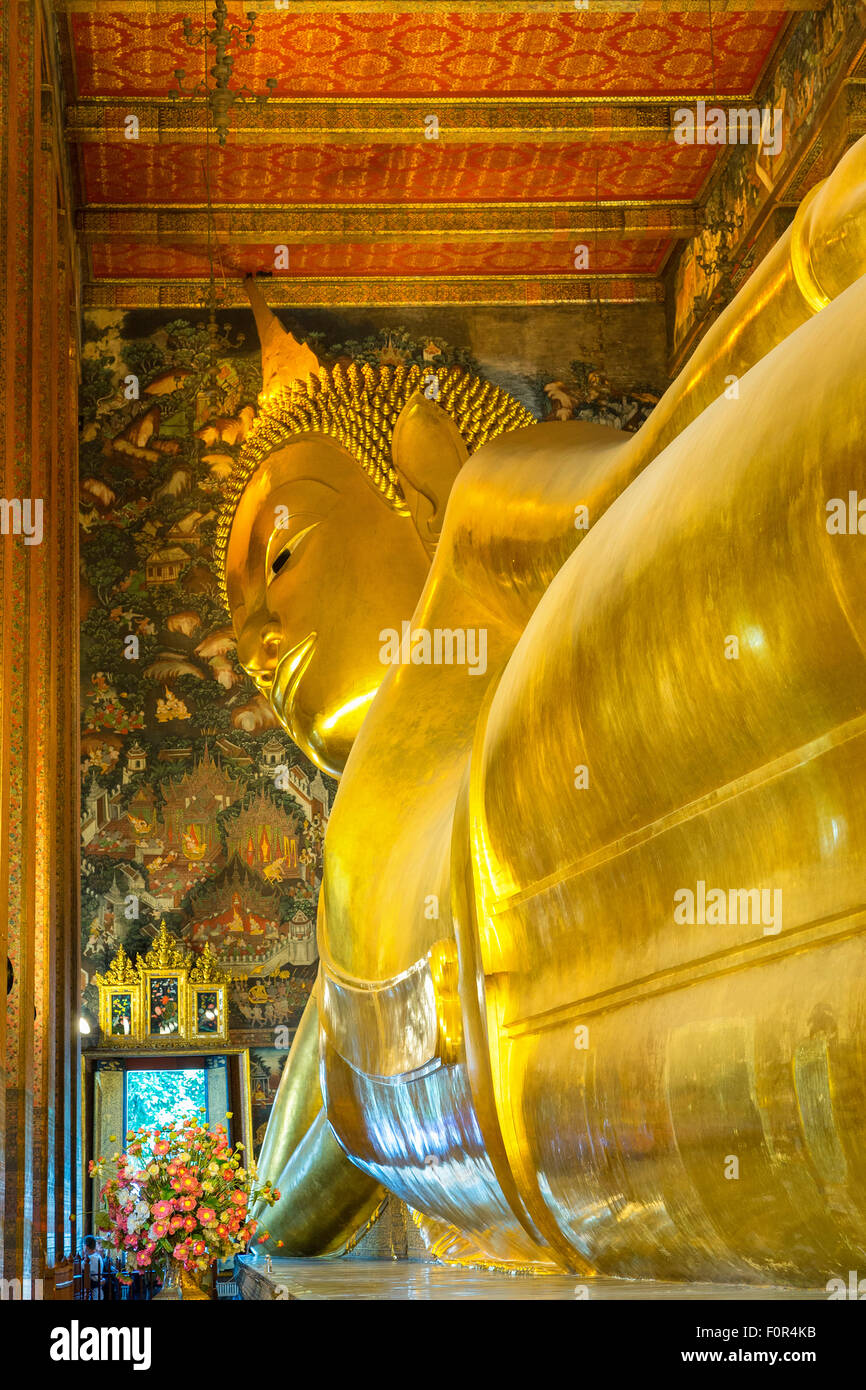 Tailandia, Bangkok, Wat Pho, Buda Reclinado, Foto de stock