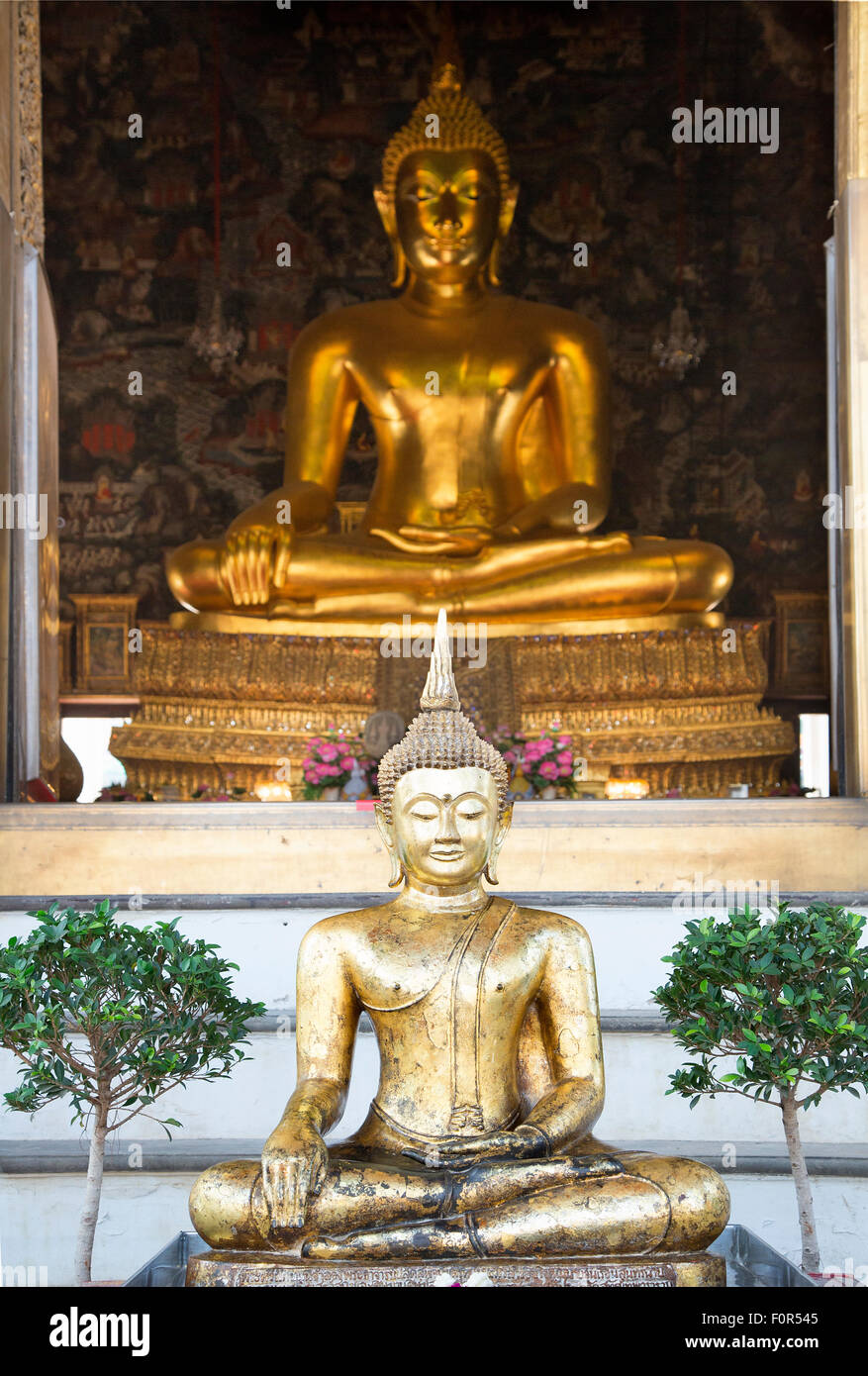 Wat Suthat que data de la primera mitad del siglo XIX, en Bangkok, Tailandia, el sudeste de Asia, Asia Foto de stock