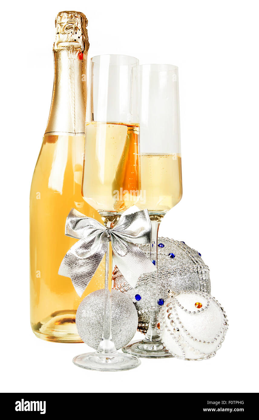 Vino espumoso de Champagne y año nuevo glitter plateado bolas composición Foto de stock