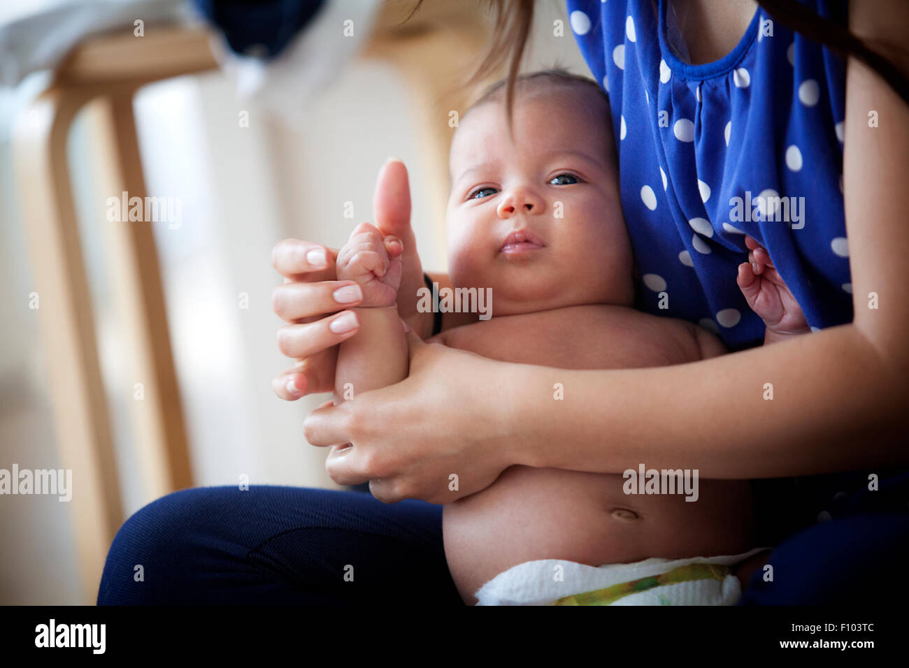Recibiendo el masaje infantil Foto de stock