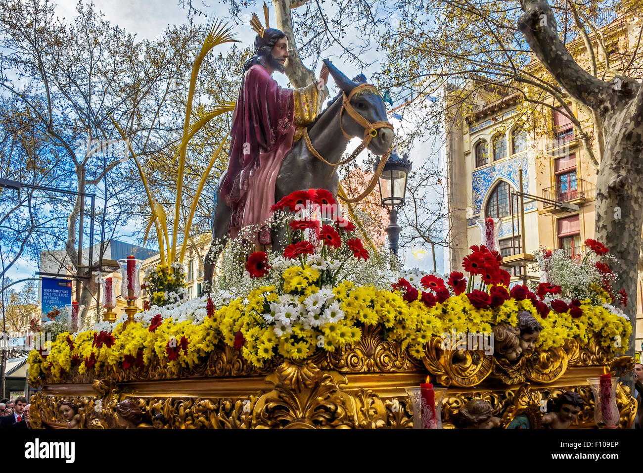 Flotan en la procesión del Domingo de Ramos Barcelona España Fotografía de  stock - Alamy